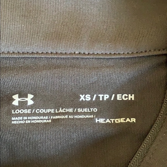 Under Armour 1/2 Zip Shirt - Picture 5 of 6